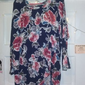 Studio B (by Bobeau) rose pattern tie-off blouse